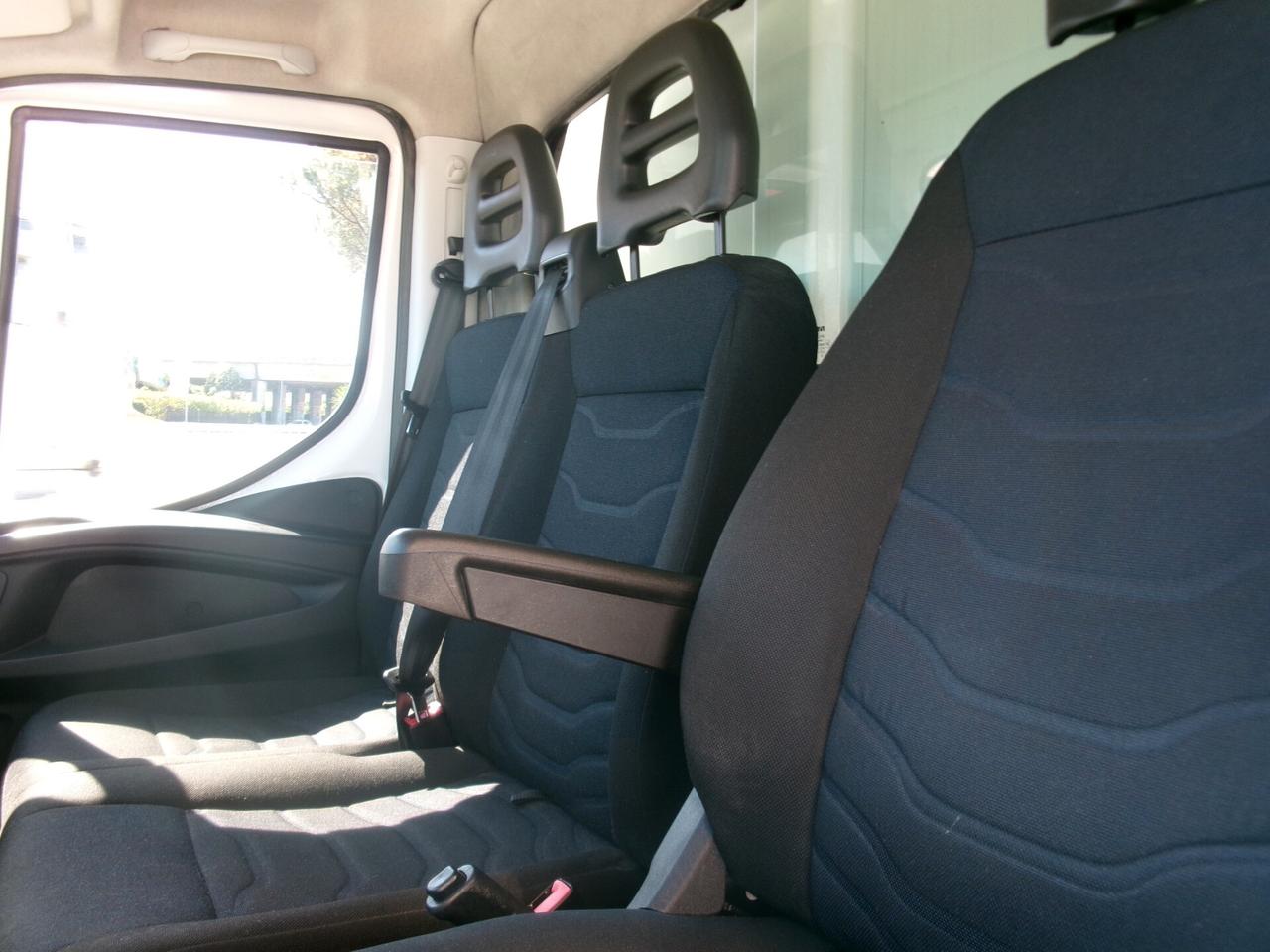 Iveco Daily 35C14 2.3 140CV E6 FRIGO+PEDANA CARICATRICE 10Q ATP FRCX -20° 09/2027 5 PEDANE 188000 KM