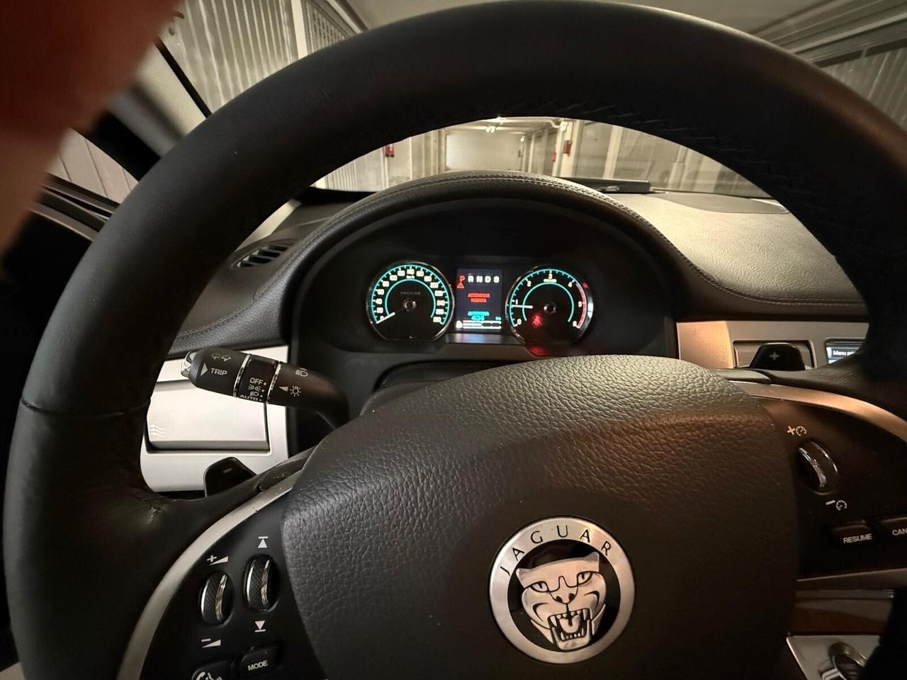 Jaguar XF 2.2 D 190 CV Impeccabile, finanziabile, pacchetto R design