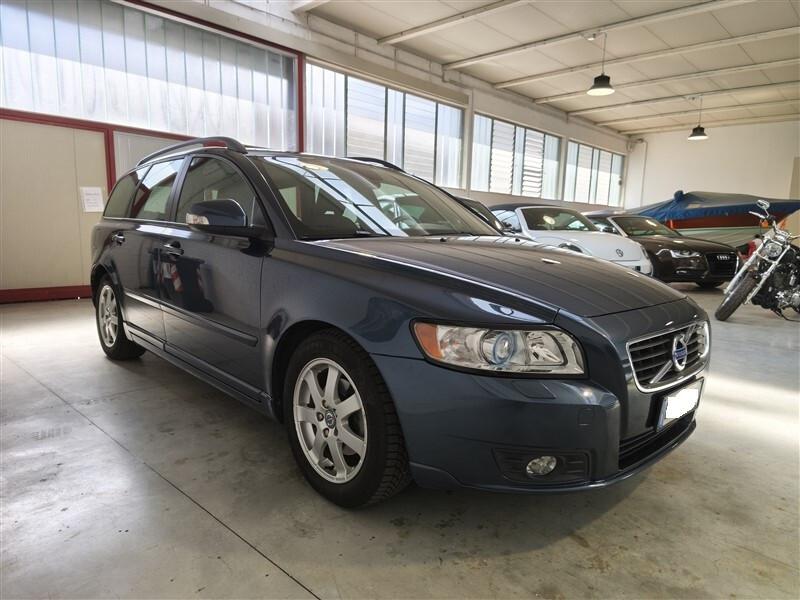 Volvo V50 D2 POLAR !!! 130.000 !!!