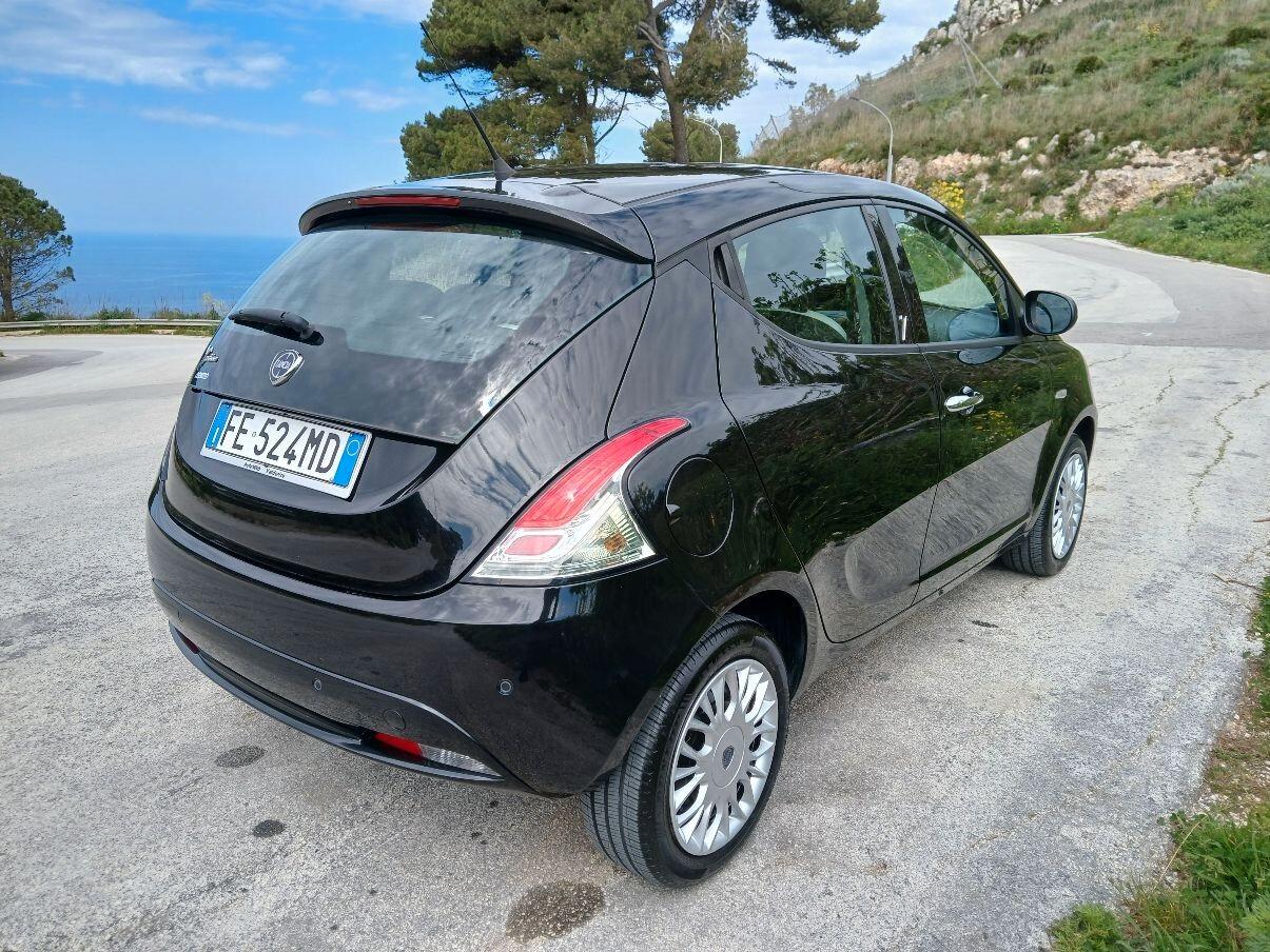 Lancia Ypsilon 1.2 Gold 5 Posti