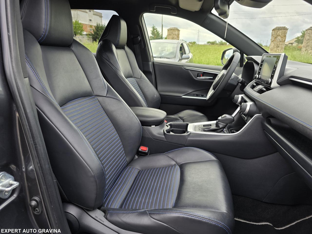 TOYOTA RAV4 STYLE HYBRID