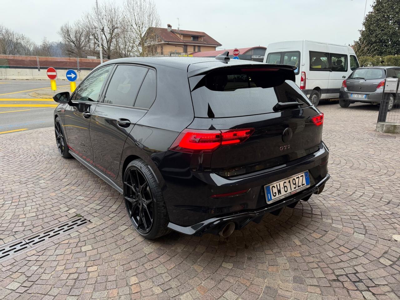 Volkswagen Golf GTI 2.0 TSI TOTAL BLACK