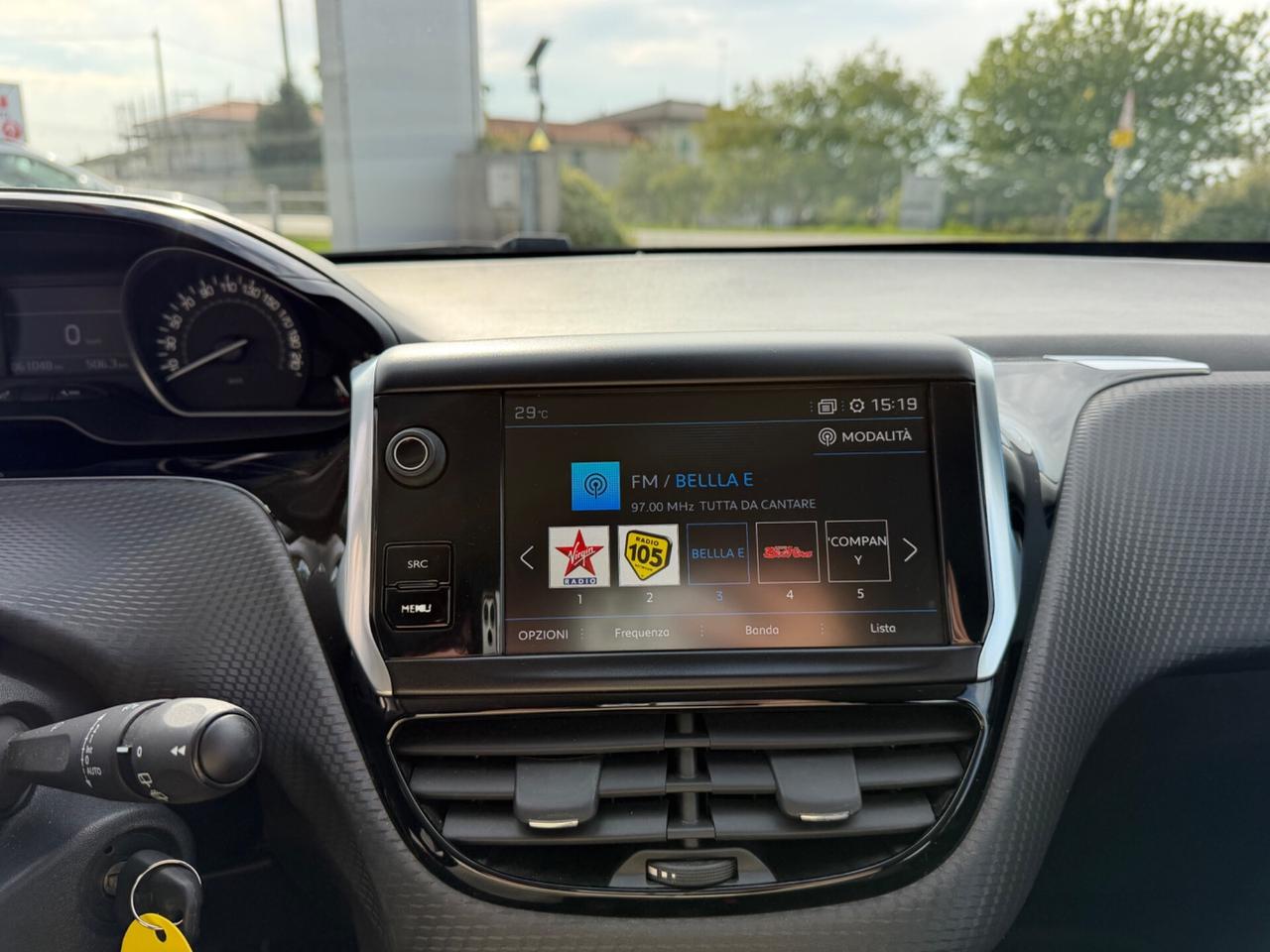 Peugeot 208 1.2 benzina Neopatentati