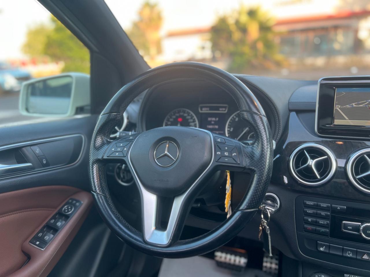Mercedes Classe B180 TETTO APRIBILE PREMIUM - 2013