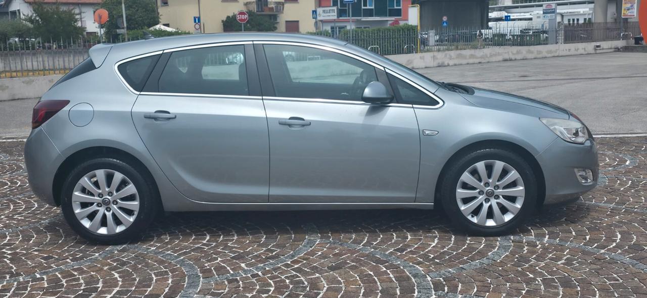 Opel Astra 1.7 CDTI 110CV 5 porte Cosmo