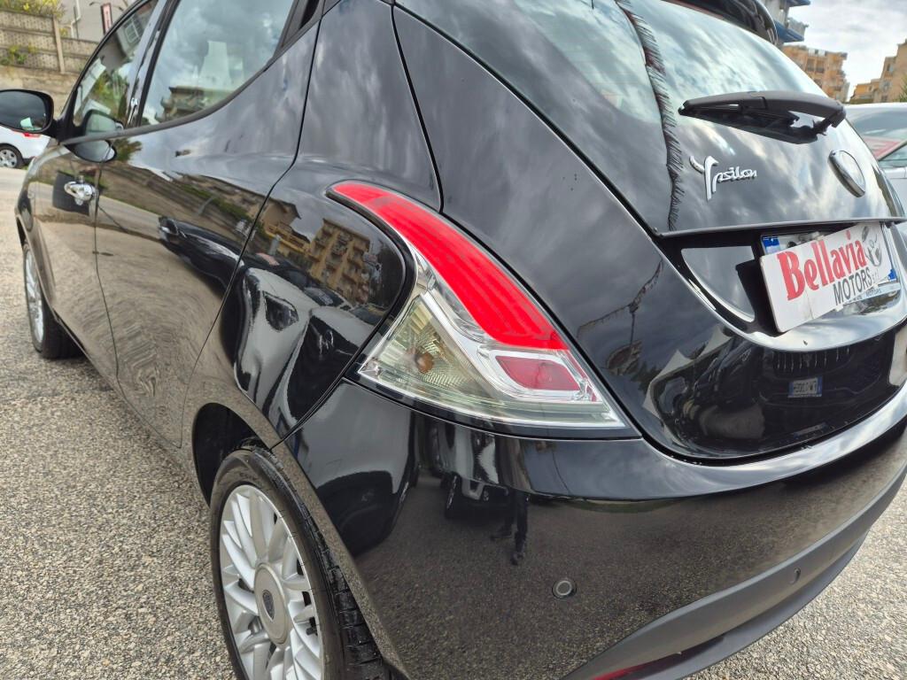 Lancia Ypsilon 1.2 69 CV GOLD UNICOPROPRI