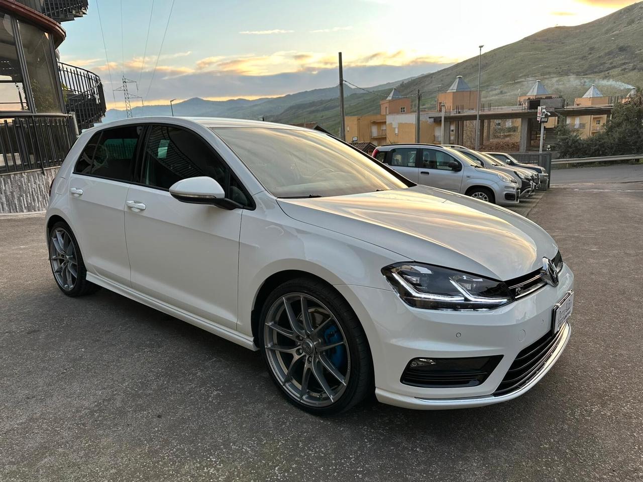 Volkswagen Golf 2.0 TDI 150 CV ALLESTIMENTO R-LINE