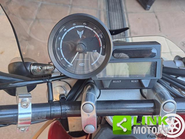 YAMAHA MT-03 .