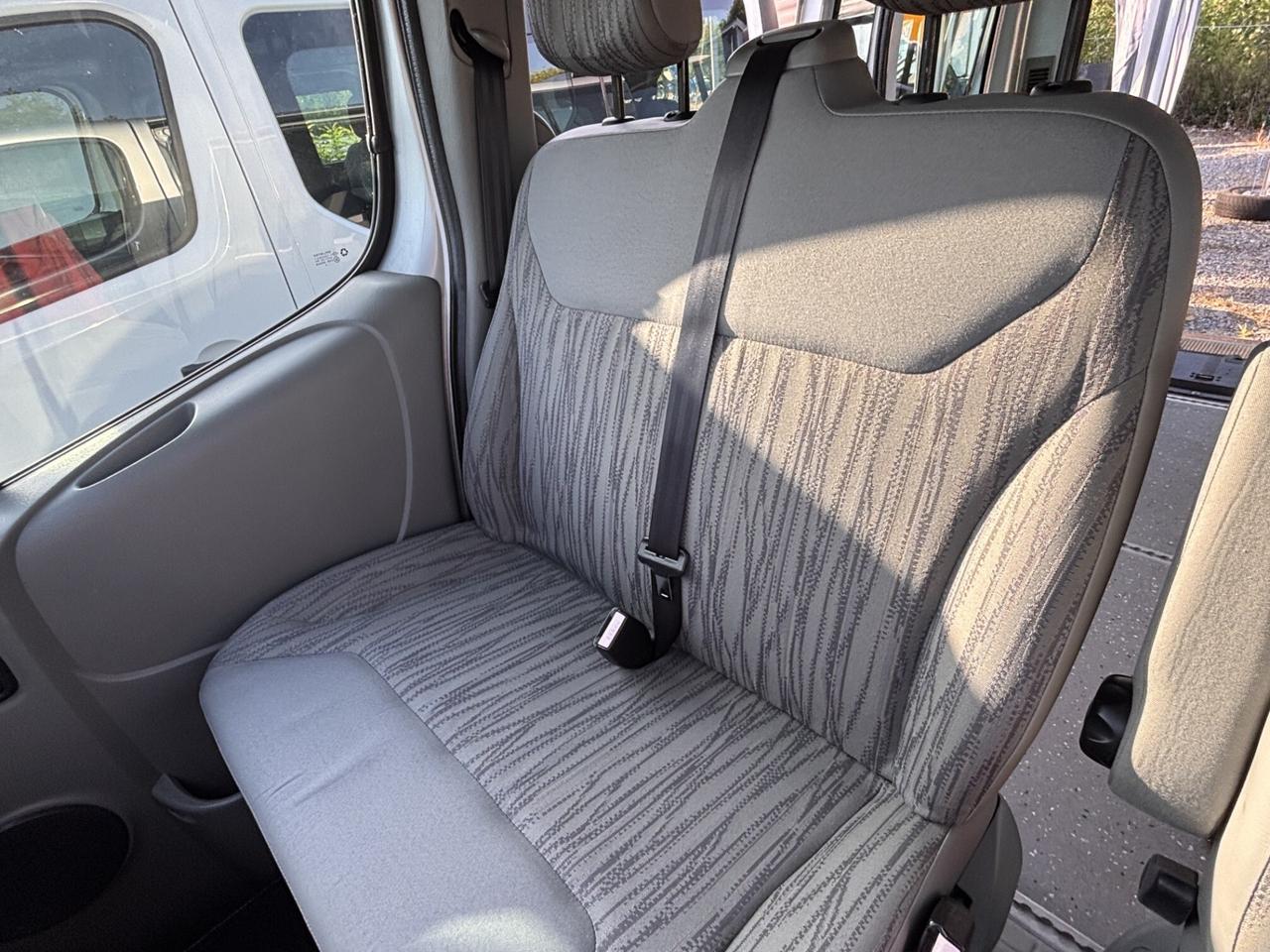 nissan primastar 7 posti trasporto 2 carrozzine per disabili