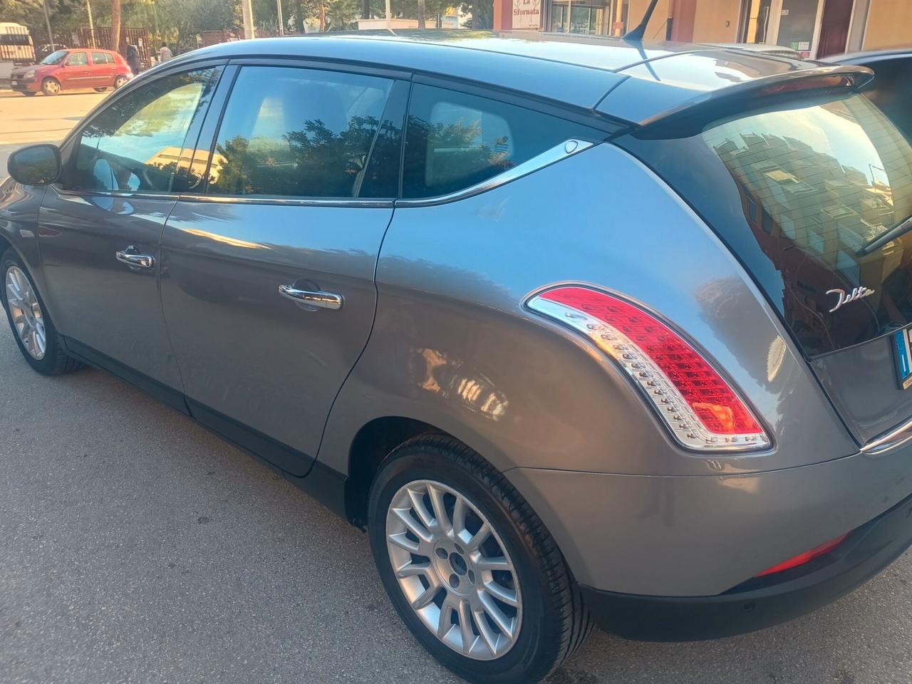 Lancia Delta 1.6 MJT DPF Argento