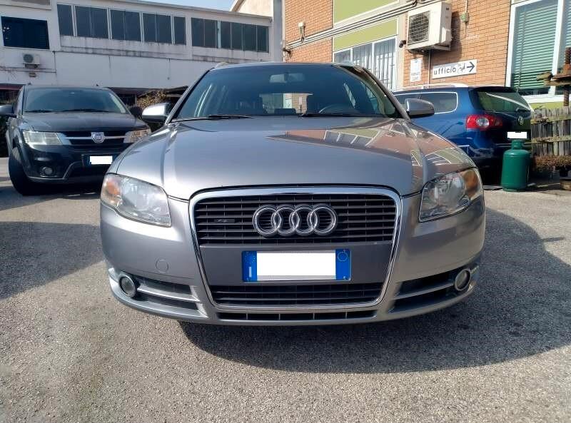 Audi A4 2.0 16V TDI Avant S-LINE