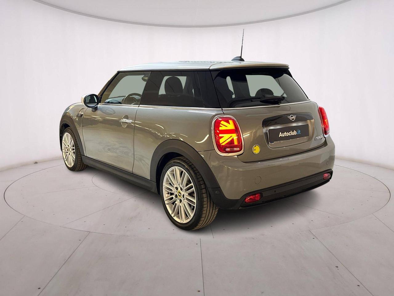 MINI Cooper SE Essential