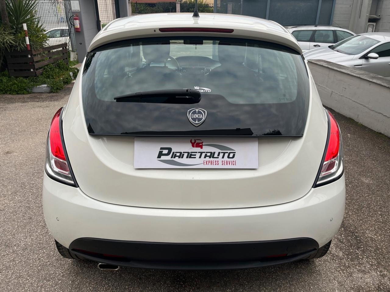 Lancia Ypsilon 1.3 mjt 95cv S&S Gold PDC/CLIMA. OK NEOPAT. PERF.