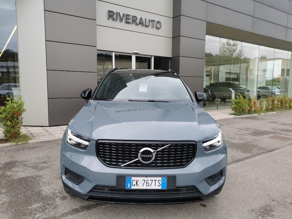VOLVO XC40 (2017-->) XC40 T3 Geartronic Momentu...
