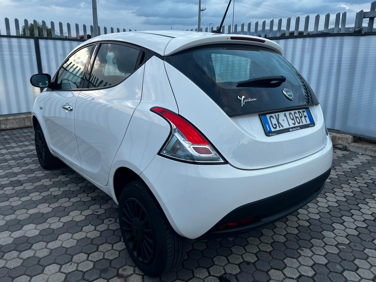 Lancia Ypsilon 0.9 TwinAir 5 porte Metano Ecochic Gold