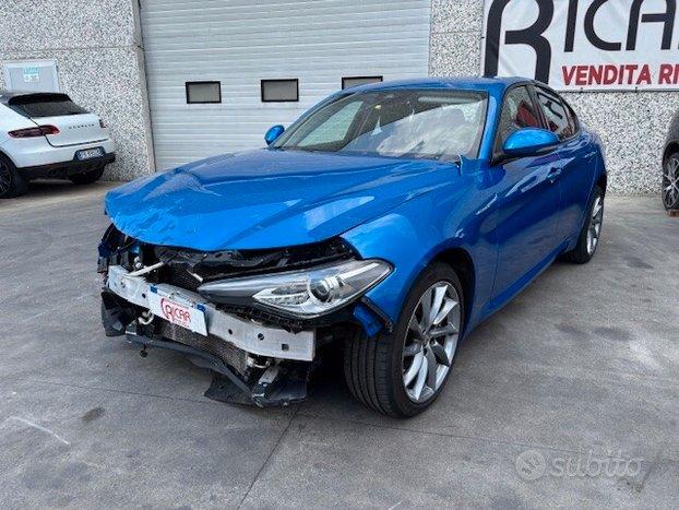 Alfa Romeo Giulia 2.2 Turbodiesel 210 CV AT8 AWD Q