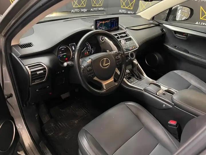 Lexus NX 300h Hybrid 4WD F-Sport