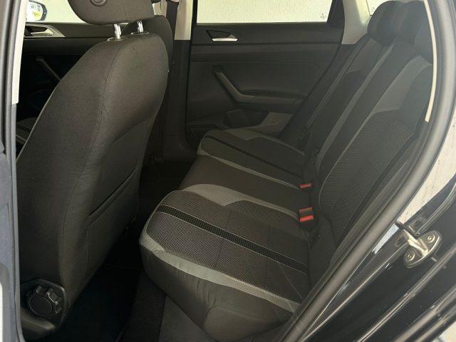 VOLKSWAGEN Polo VI 1.0 R-LINE