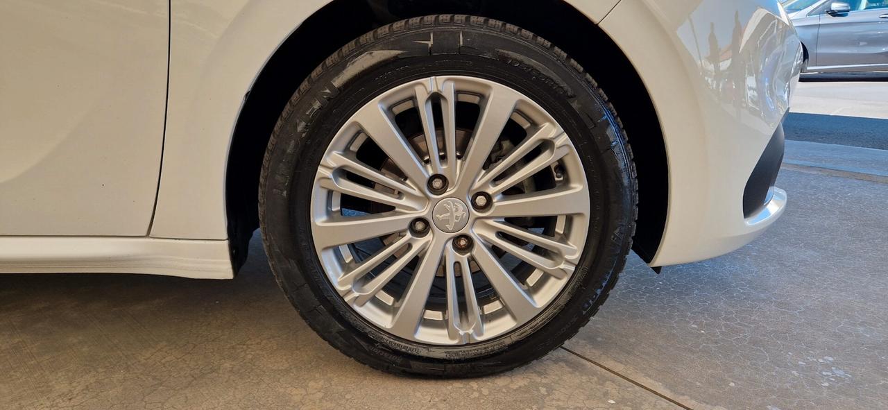 Peugeot 208 1.6 BlueHDi 75cv Allure