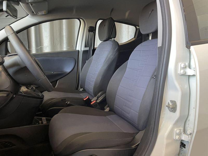 Lancia Ypsilon 1.0 FireFly 5 porte S&S Hybrid Platino