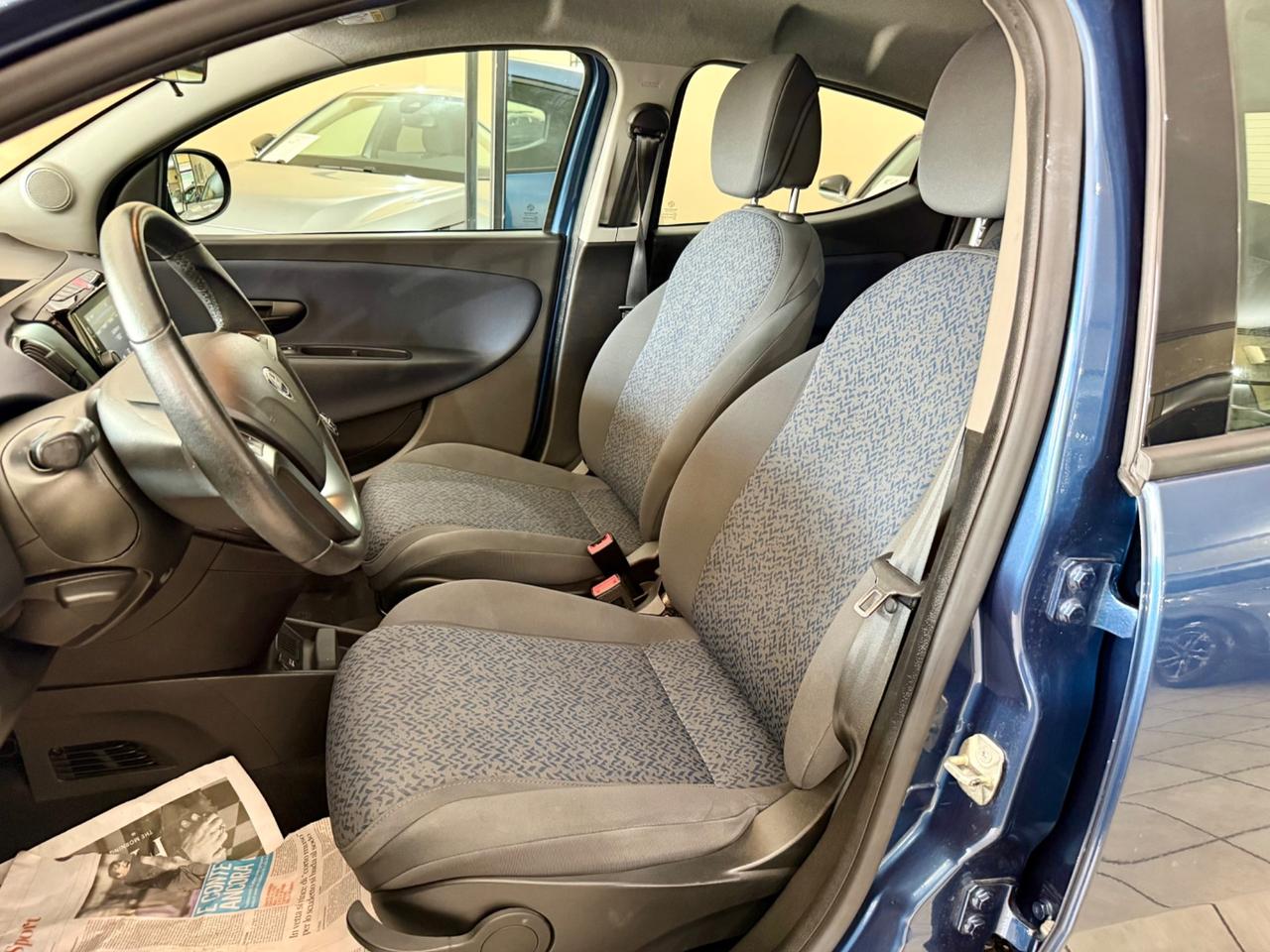 Lancia Ypsilon 1.0 FireFly 5 porte S&S Hybrid Gold