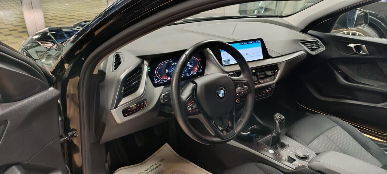 Bmw 118 118d 5p. Business Advantage