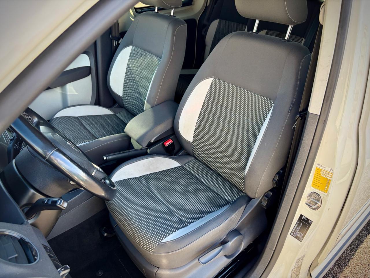 Volkswagen Caddy 1.6 TDI 102 CV 5p. Cross