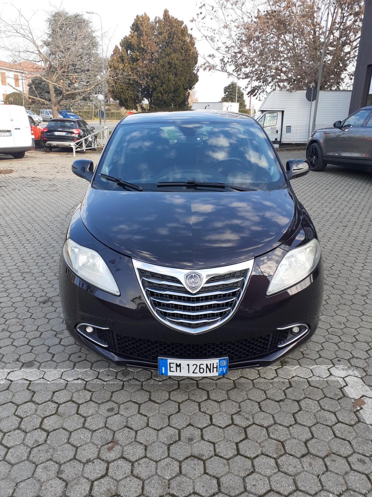 Lancia Ypsilon 1.2 69 CV 5 porte S&S Platinum