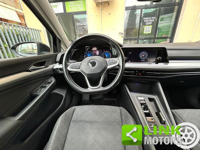 VOLKSWAGEN Golf 8 LIFE