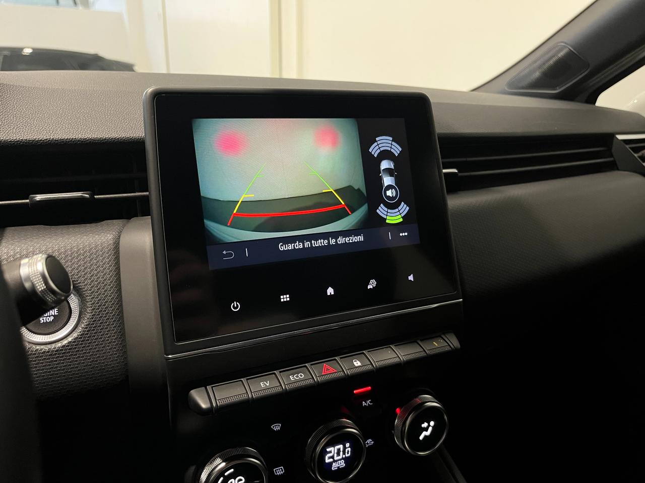 RENAULT CLIO 1.6 E-TECH HYBRID AUTO INTENS
