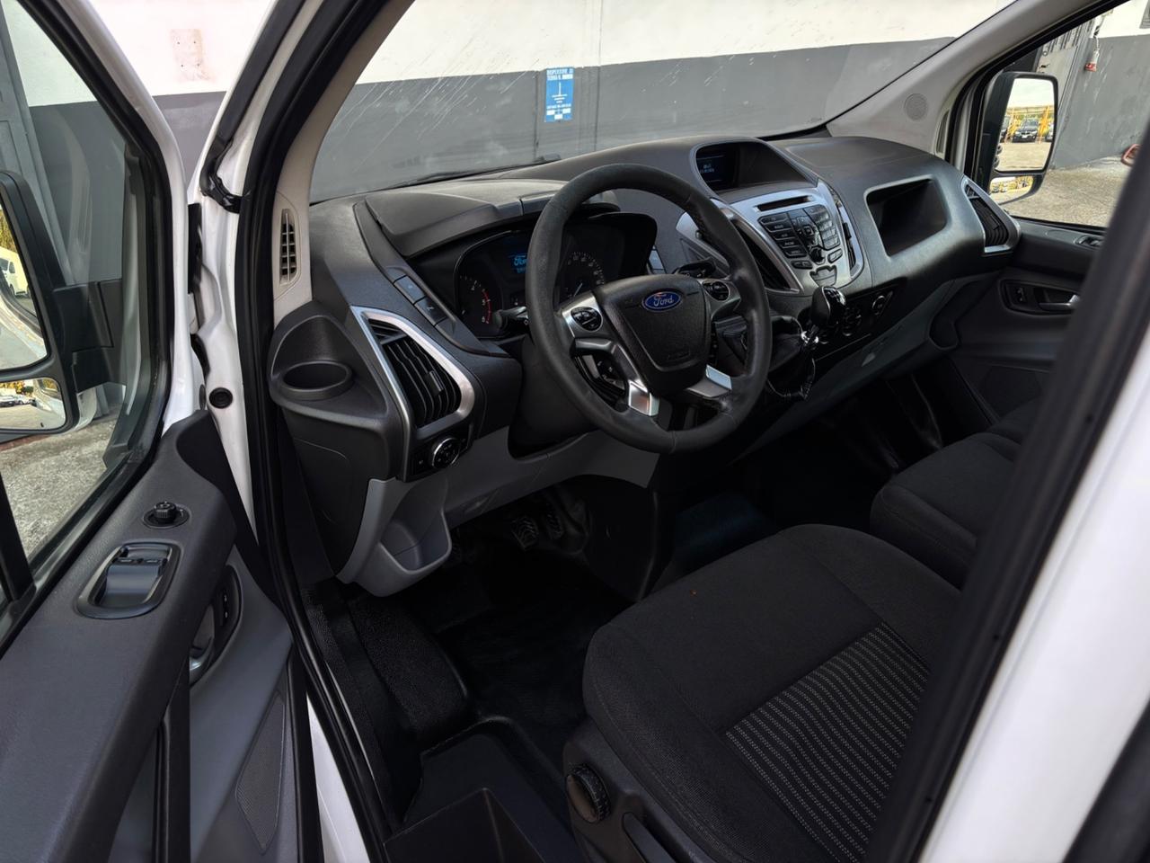 Ford transit custom 2.2 TDCI. Garanzia 12 mesi