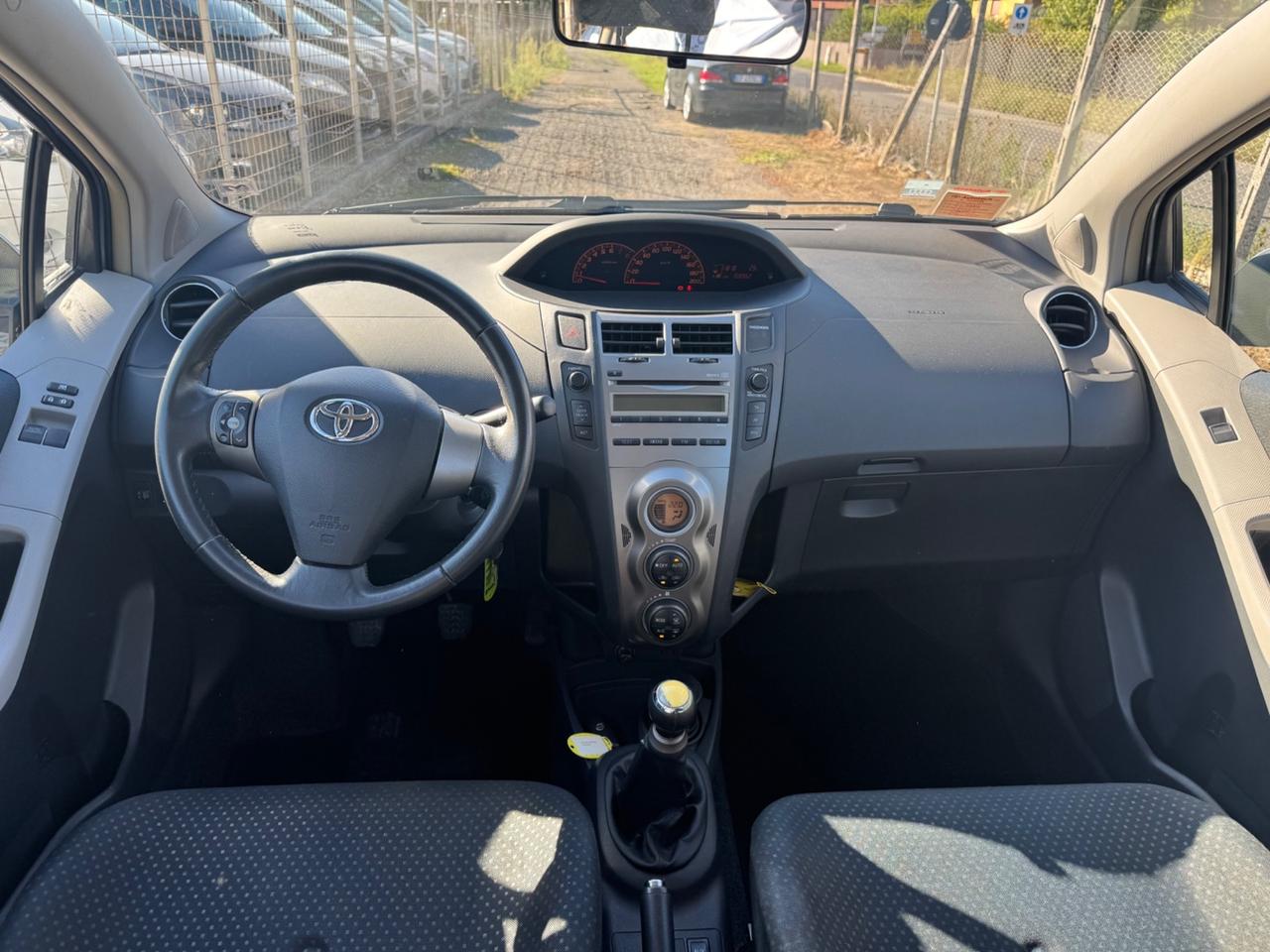 Toyota Yaris 1.0 5 porte NEOPATENTATI
