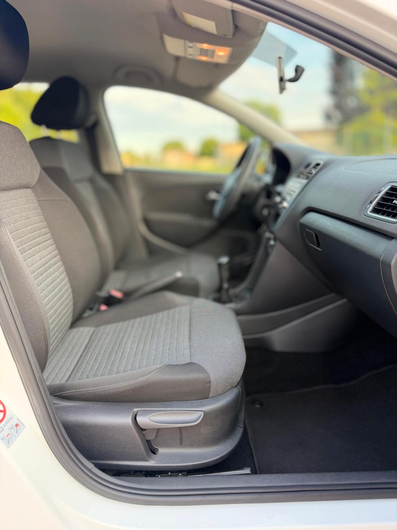 Volkswagen Polo 1.2 benzina. neopatentati