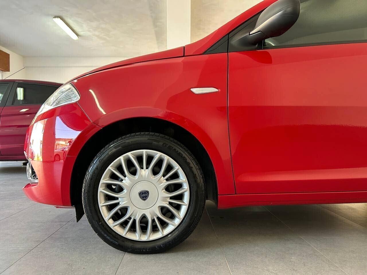 Lancia Ypsilon 1.2 69 CV 5 porte Gold