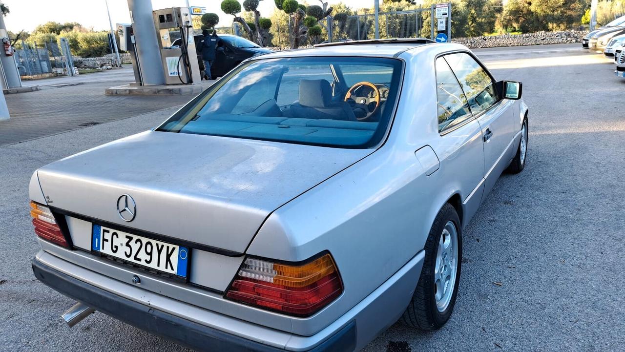 Mercedes-benz V 200 W124