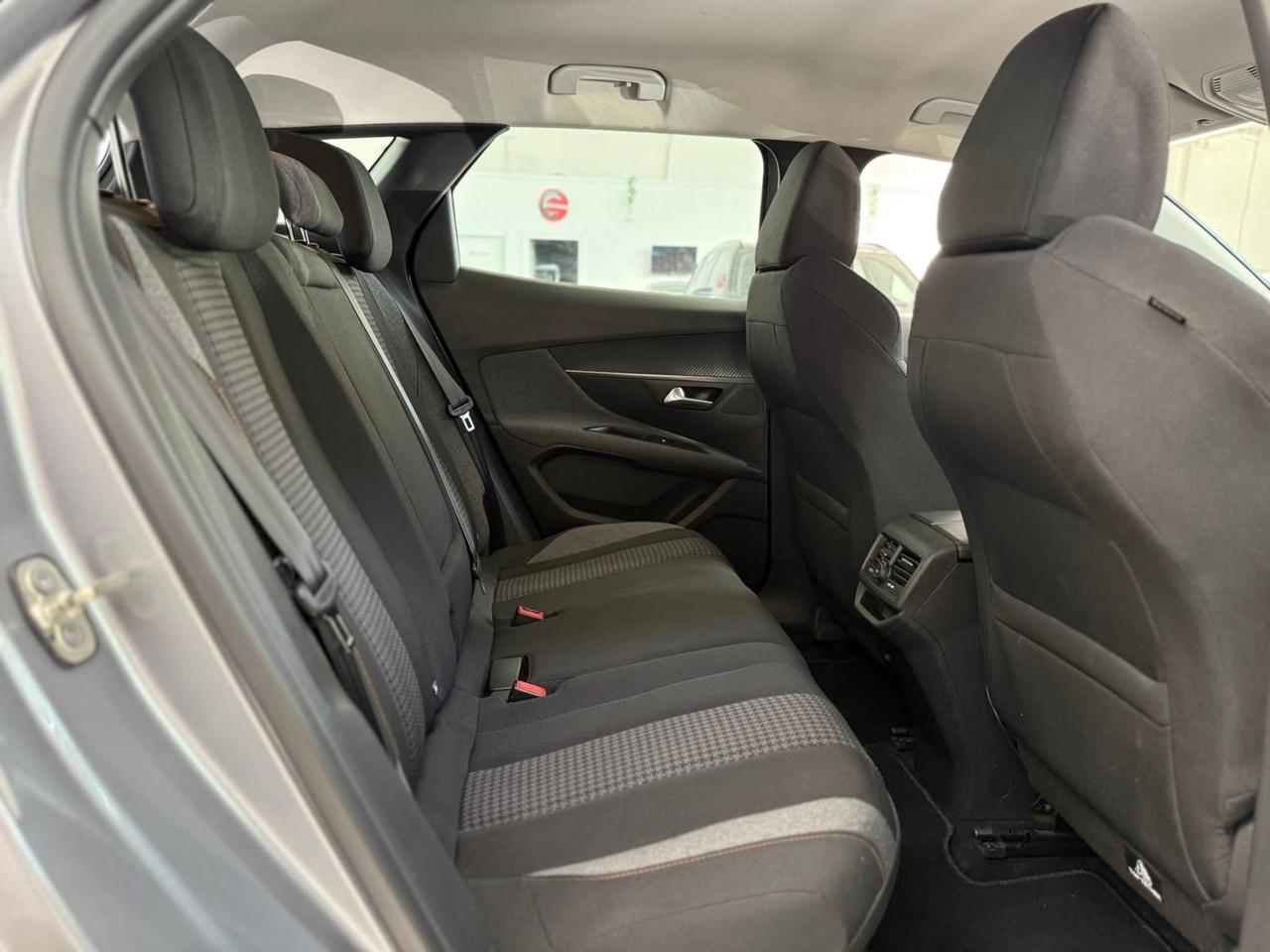 Peugeot 3008 BlueHDi 130 S&S Active