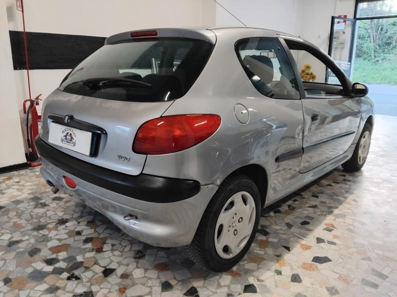 Peugeot 206 1.1 3p. XR
