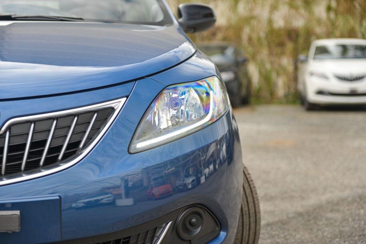 LANCIA Ypsilon III 2021 - Ypsilon 1.0 firefly hybrid Silver s&s 70cv