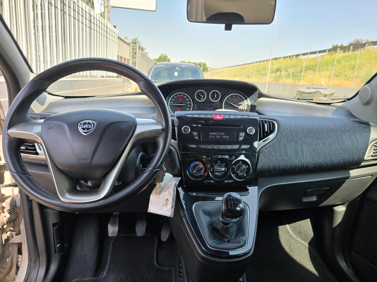 Lancia Ypsilon 0.9 TwinAir 85 CV 5 porte Metano Ec