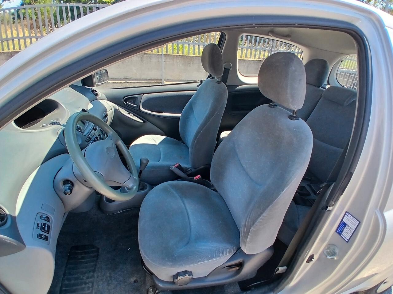 Toyota 1.0i 16V cat 3 porte Sol