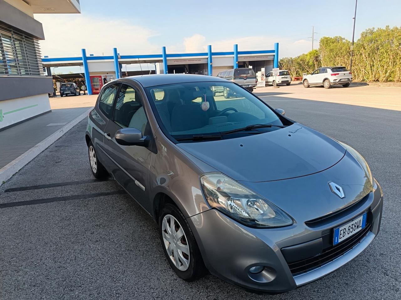 Renault Clio 1.2 16V 3 porte Luxe ok neo patente