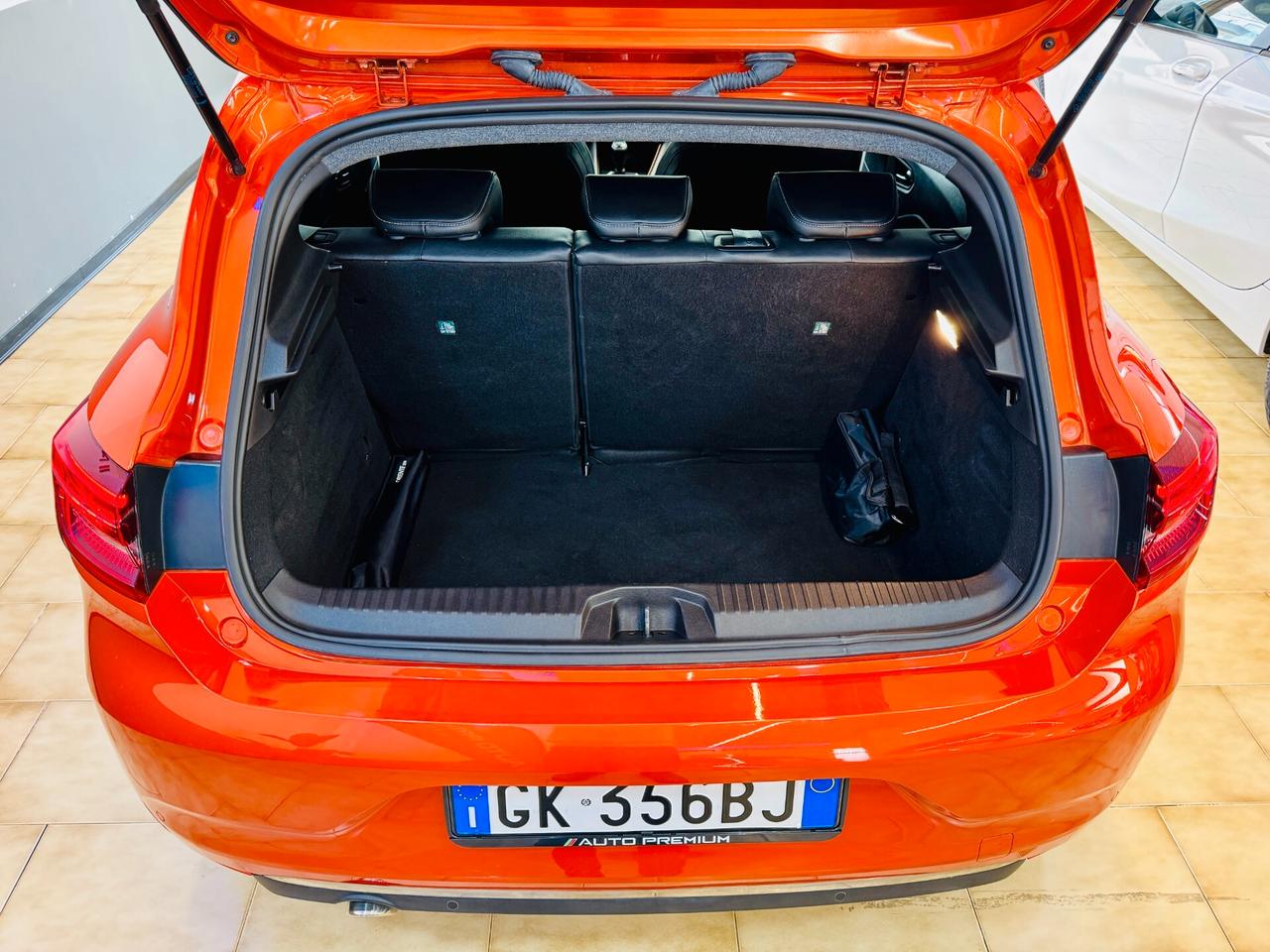 Renault Clio TCe 100 CV GPL Full-LED / Navi / RetroCam.