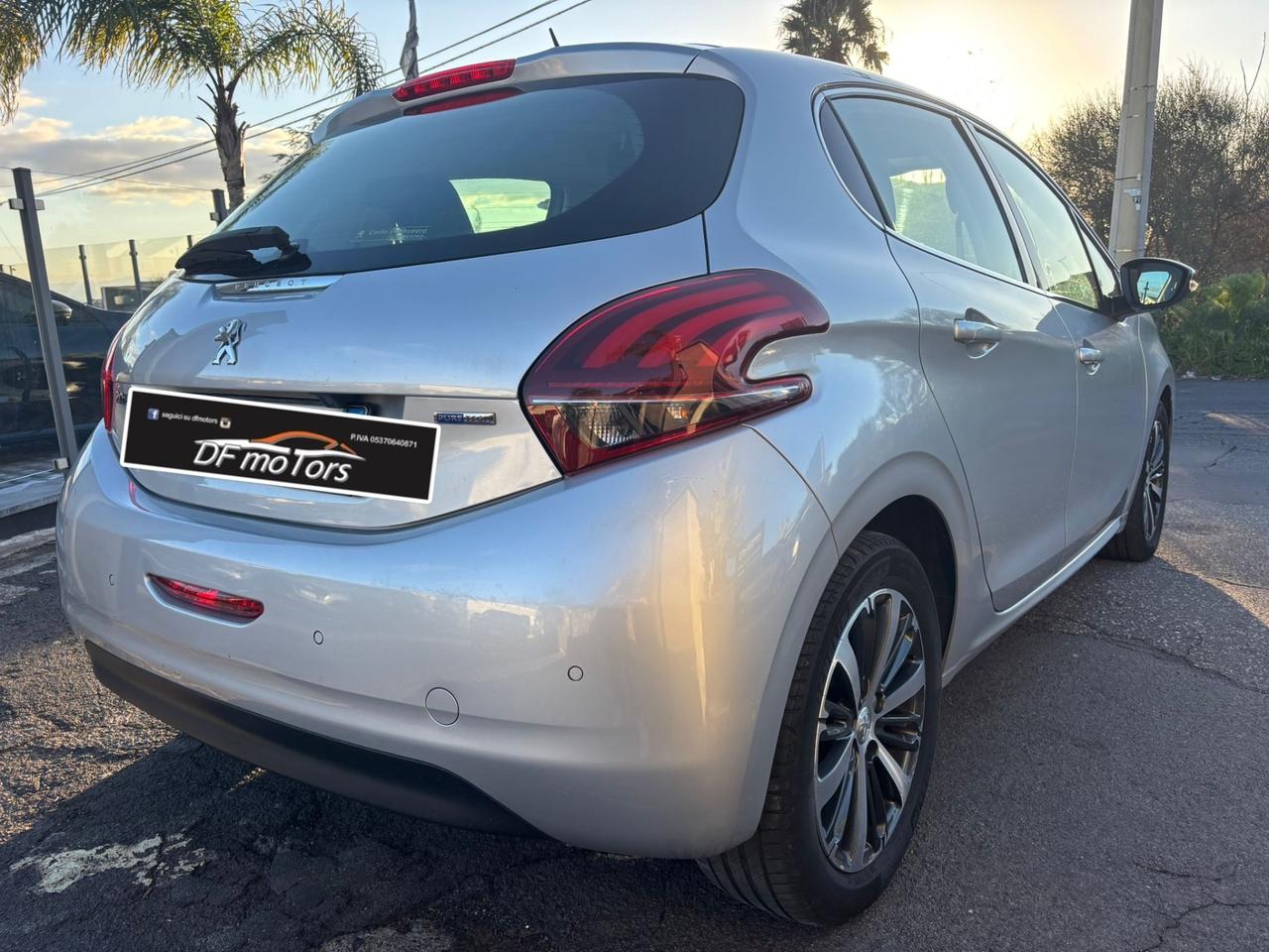 Peugeot 208 PureTech 82 5 porte Allure