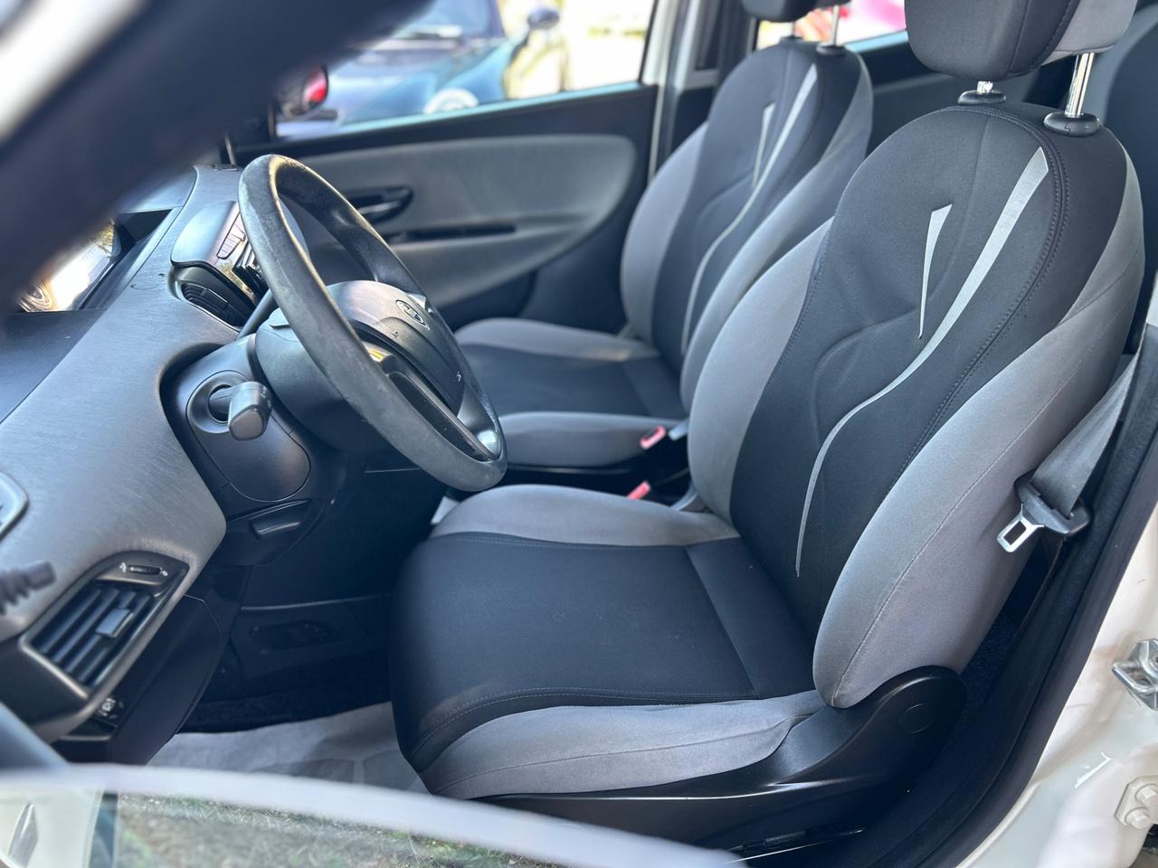 Lancia Ypsilon 1.2 69CV *GPL VALIDO 2027*NEOPATENTATI*