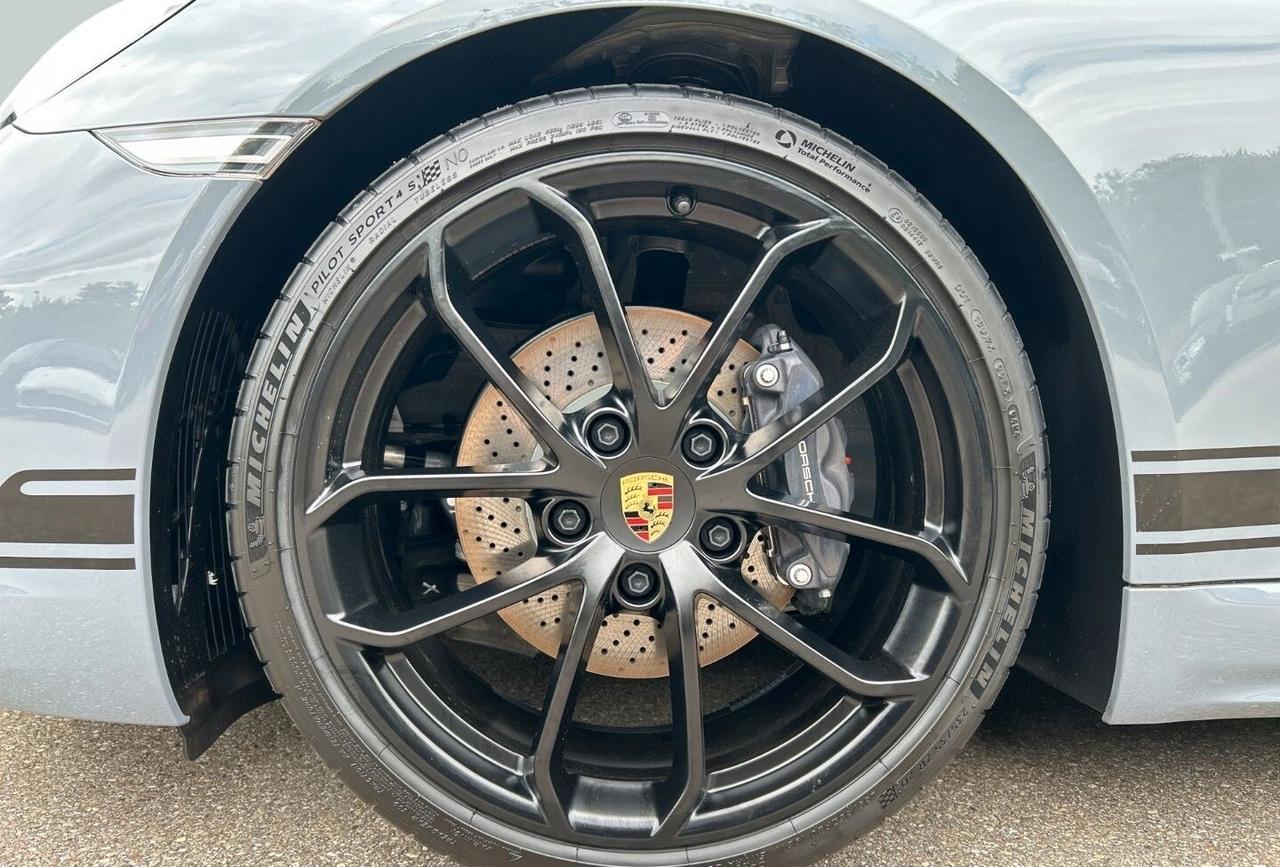 Porsche 718 Spyder Porsche Cayman Style edition