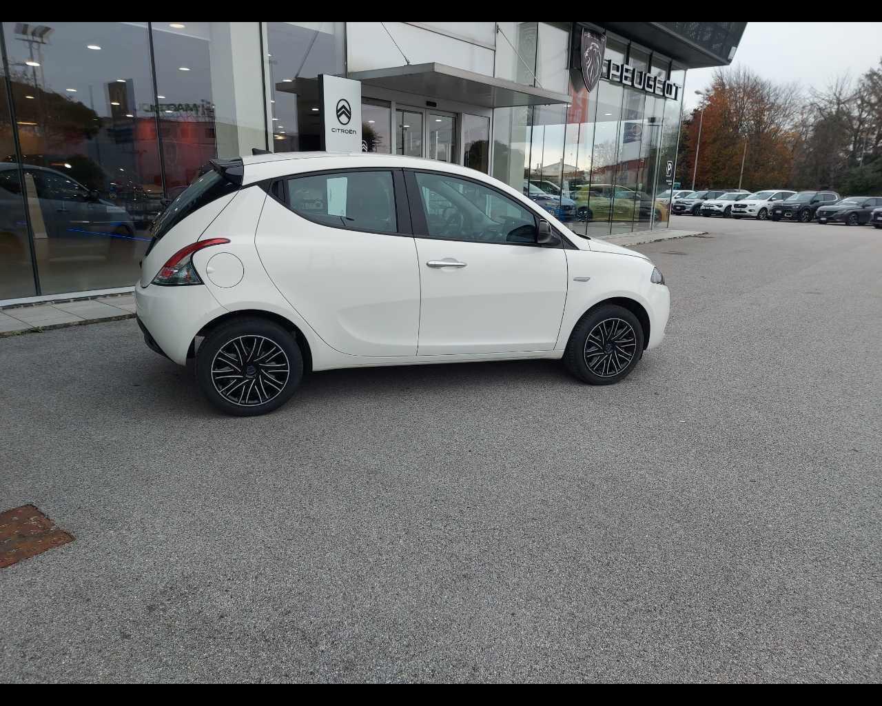 LANCIA Ypsilon 3ª serie - Ypsilon 1.0 FireFly 5 porte S&S Hybrid Gold