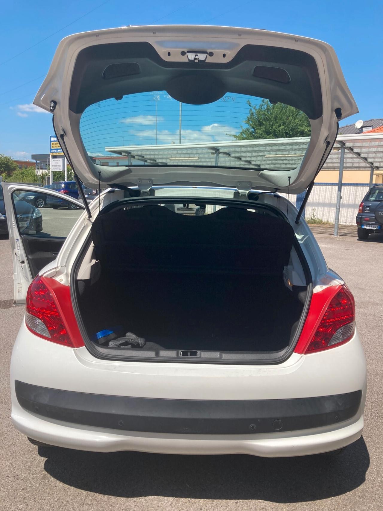 Peugeot 207 Plus 1.4 8V 75CV 5p. ECO GPL