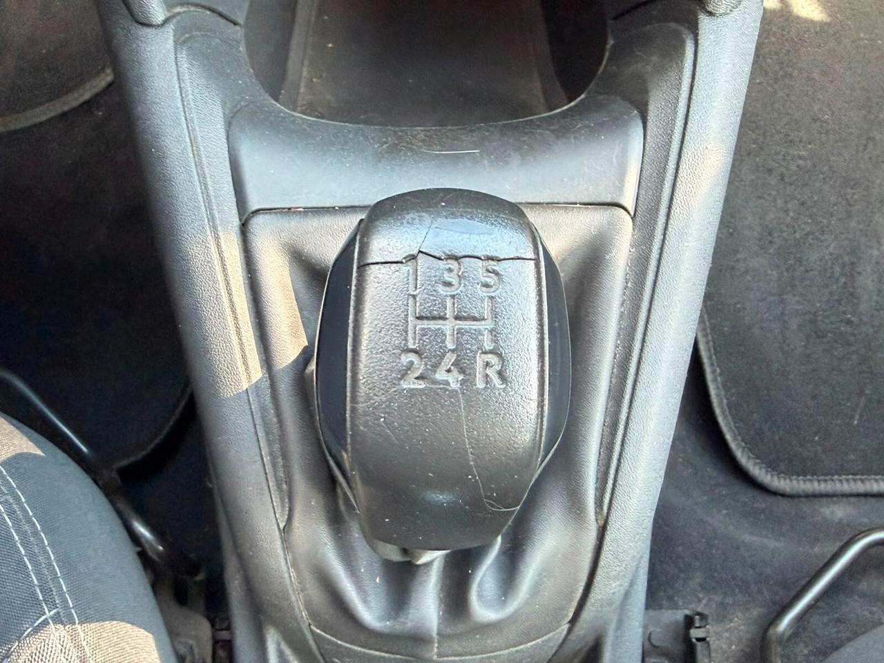Peugeot 208 1.4 HDi 68 CV 5 porte Allure