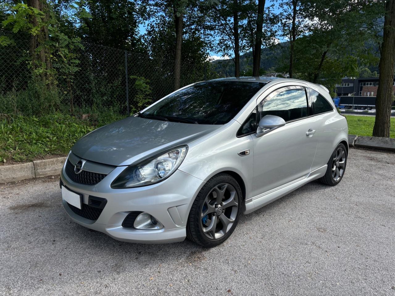 Opel Corsa 1.6 T 192CV OPC