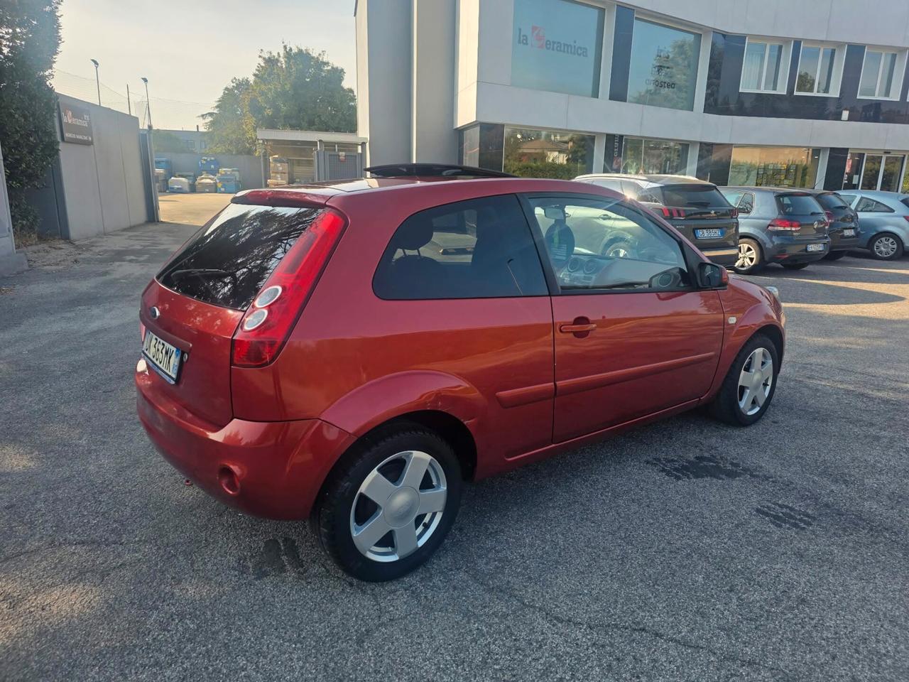 Ford Fiesta 1.2 16V 3p. Ghia